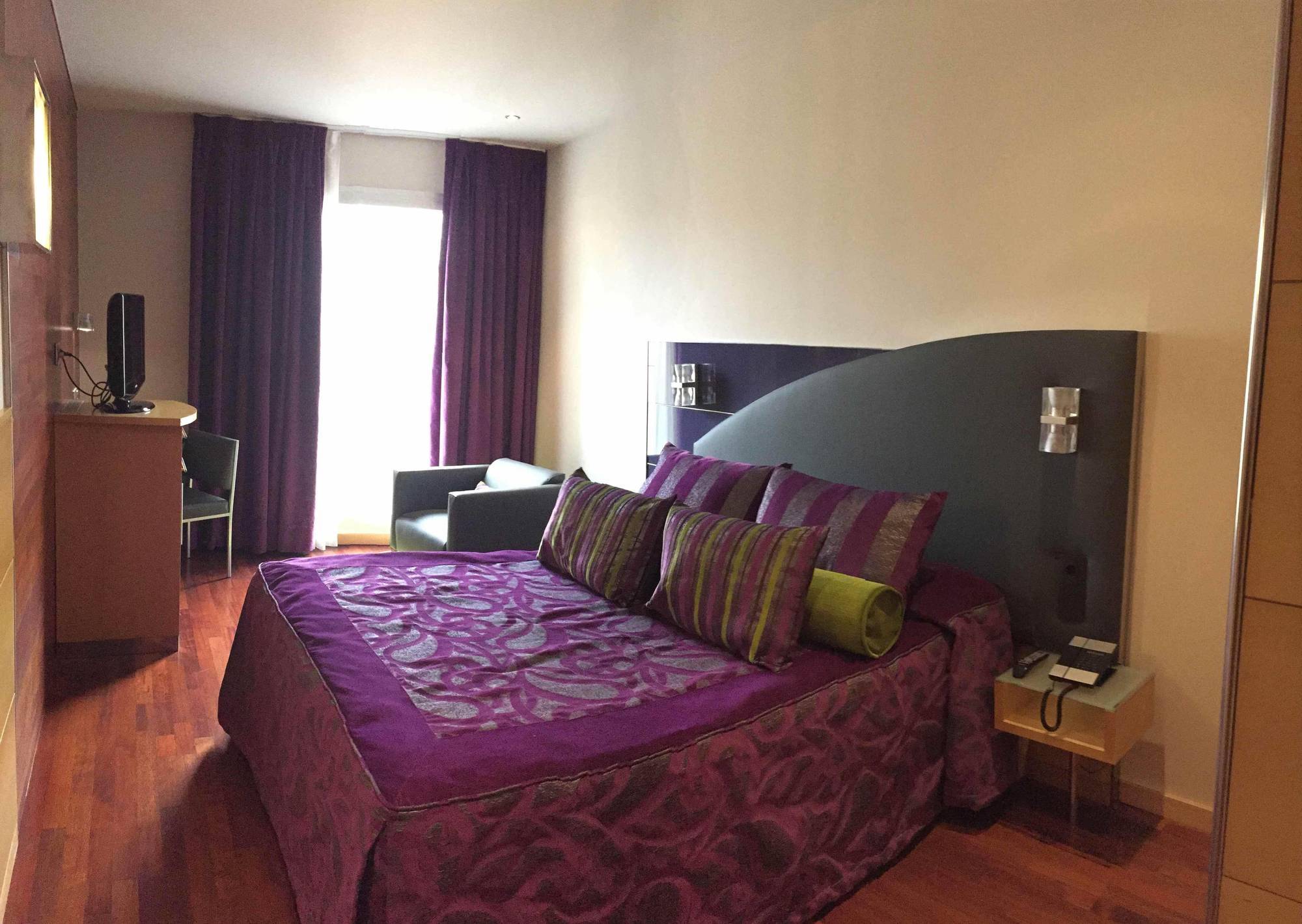 Hotel Sansi Барселона Номер фото